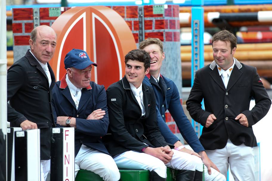 Gran Bretagna rilassata: 5 Whitaker tutti insieme e vincenti:  record a Piazza di Siena. Fama